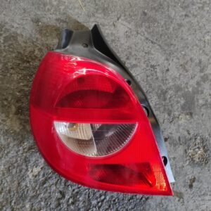 Piloto trasero izquierdo Renault Clio III 1.2i 16V (75 cv)