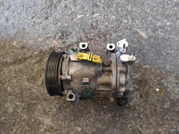 Compresor aire acondicionado Peugeot 407 2.0 HDi (136 cv) - Imagen 2