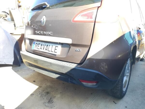Paragolpe trasero Renault Scenic III 1.9 dCi (130 cv) FAP - Imagen 2