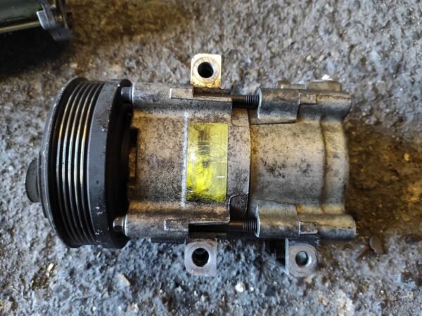 Compresor aire acondicionado Ford Mondeo II Hatchback 2.0 TDCi (130 cv) - Imagen 2