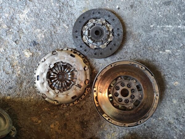 Kit embrague Ford Mondeo III Hatchback 2.0 TDCi (140 cv) - Imagen 3
