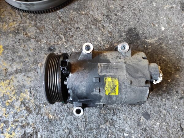 Compresor aire acondicionado Ford Mondeo III Hatchback 2.0 TDCi (140 cv) - Imagen 2