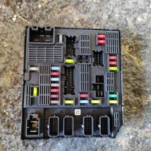 Caja de reles / fusibles Renault Scenic III 1.5 DCI (106 CV)