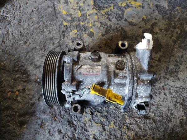 Compresor aire acondicionado Citroen C4 I Picasso (Fase I, 2007) 1.6 HDi (109 cv) - Imagen 2