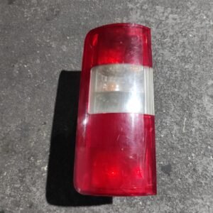 Piloto trasero izquierdo Ford Transit Connect 1.8 TDCI (75 cv)