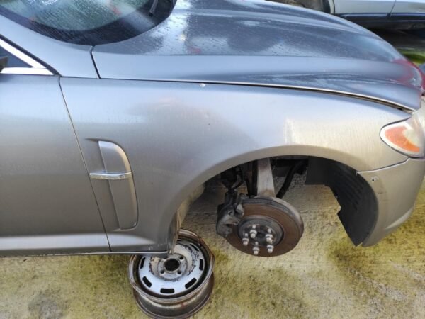Aleta delantera derecha Jaguar XF (X250) 2.7D (207 cv)
