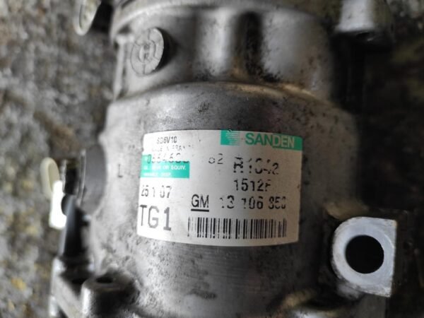 Compresor aire acondicionado Suzuki Swift III (MZ, EZ) 1.3 DDiS (RS 413D) (69 cv) - Imagen 4