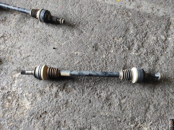 Transmisión trasera izquierda Volkswagen Touareg II (7P5) 3.0 V6 TDI (204 cv) BMT 4MOTION