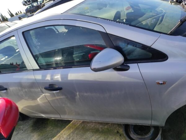 Puerta delantera derecha Opel Corsa D 5-puertas 1.2i 16V ECOTEC (80 cv)