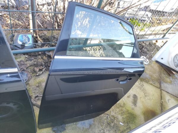 Puerta trasera izquierda Audi A4 (B8 8K) 2.0 TDI (143 cv)