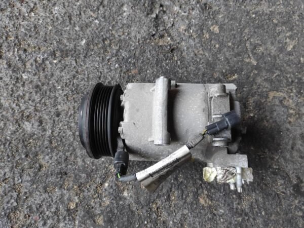 Compresor aire acondicionado Ford Focus III Hatchback 1.6 TDCi (115 cv)
