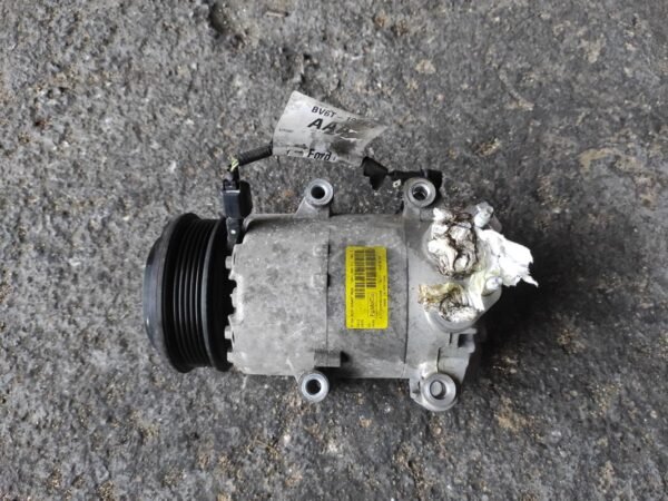 Compresor aire acondicionado Ford Focus III Hatchback 1.6 TDCi (115 cv) - Imagen 2