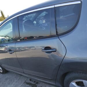 Puerta trasera izquierda Peugeot 3008 HDI 110 (109 CV)