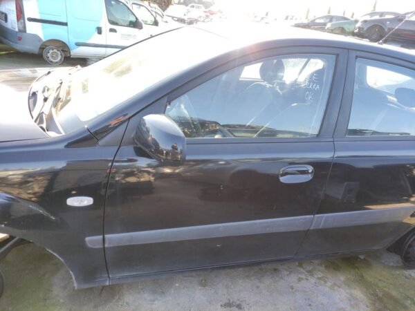 Puerta delantera izquierda Kia Rio II Hatchback (JB) 1.5 CRDi (109 cv)