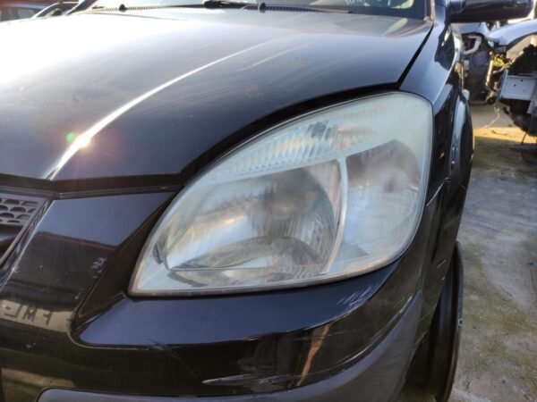 Faro izquierdo Kia Rio II Hatchback (JB) 1.5 CRDi (109 cv)