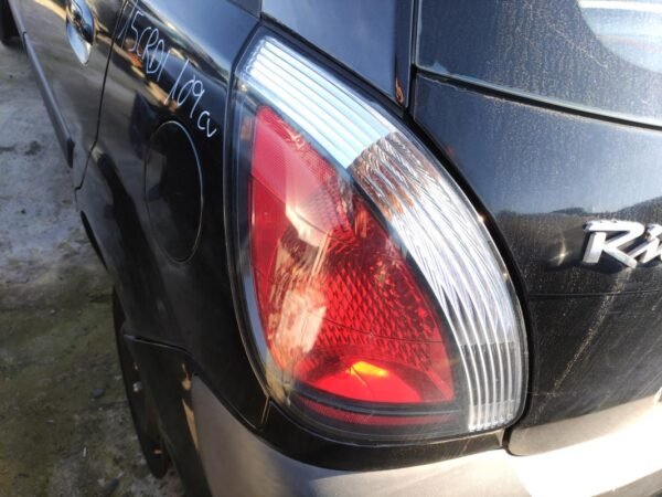 Piloto trasero izquierdo Kia Rio II Hatchback (JB) 1.5 CRDi (109 cv)