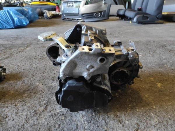 Caja cambios Volkswagen Golf VI 1.6 TDI (105cv) - Imagen 3