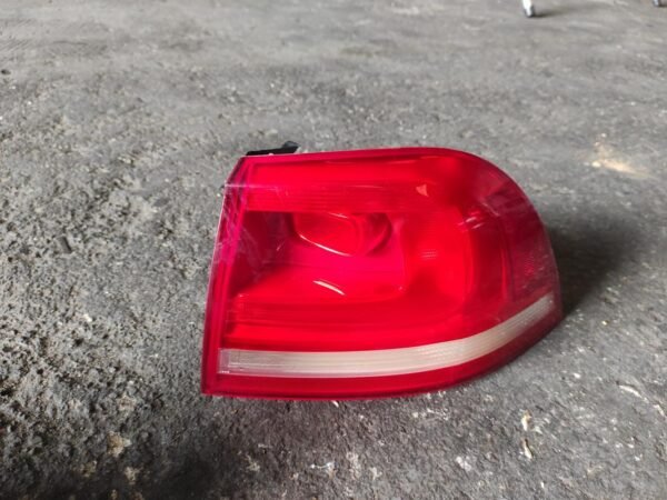 Piloto trasero derecho Volkswagen Touareg II (7P5) 3.0 V6 TDI (204 cv) BMT 4MOTION