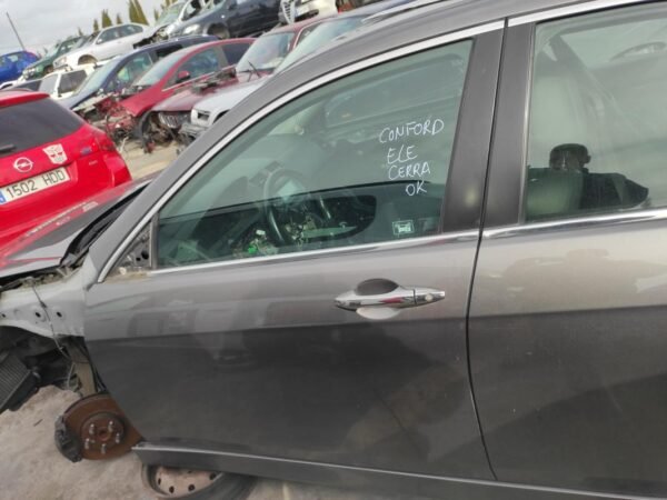 Puerta delantera izquierda Honda Accord VII 2.2 i-CTDi (140 cv)
