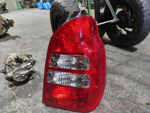 Piloto trasero derecho Hyundai Terracan 2.9 CRDi (163 cv)