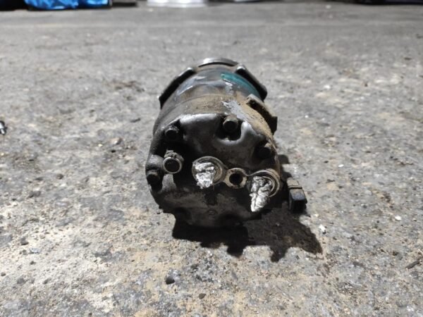 Compresor aire acondicionado Volkswagen Golf III (1HX) 1.9 TDI (110 cv) - Imagen 3