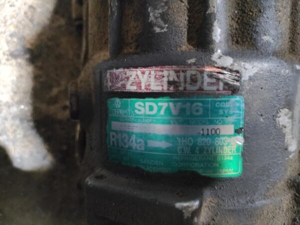 Compresor aire acondicionado Volkswagen Golf III (1HX) 1.9 TDI (110 cv) - Imagen 4