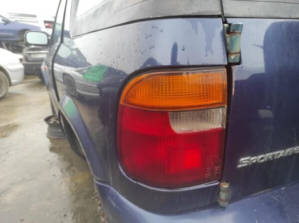 Piloto trasero izquierdo Kia Sportage Soft Top I 2.0i 16V (128 cv)