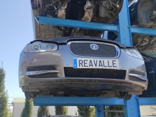 Paragolpe delantero Jaguar XF (X250) 2.7D (207 cv)