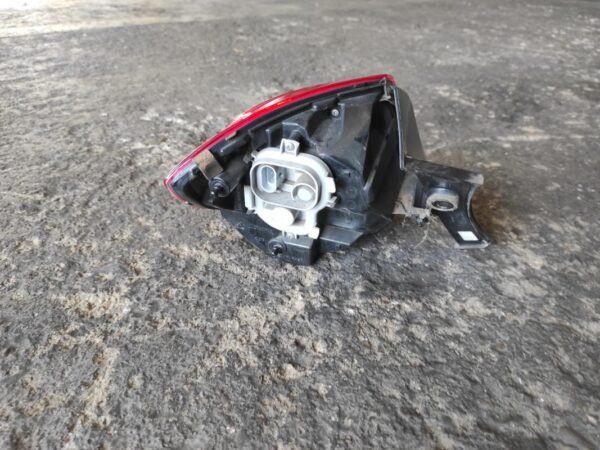 Piloto trasero derecho Alfa Romeo Giulietta II 2.0 JTDM (140 cv) - Imagen 2