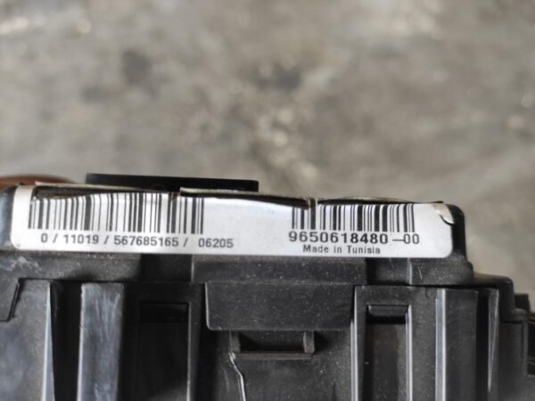 Caja de reles / fusibles Citroen Xsara Picasso (N68) 1.6 HDI (90 cv) - Imagen 3