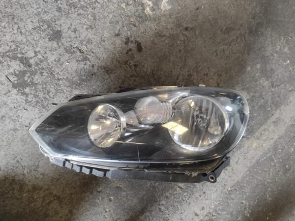 Faro izquierdo Volkswagen Golf VI 1.6 TDI (105cv)