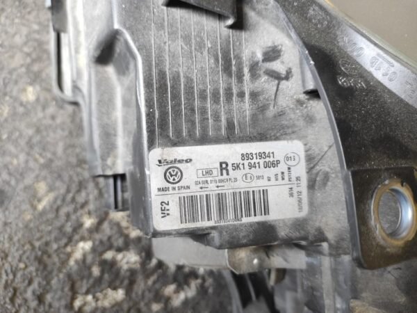 Faro derecho Volkswagen Golf VI 1.6 TDI (105cv) - Imagen 3