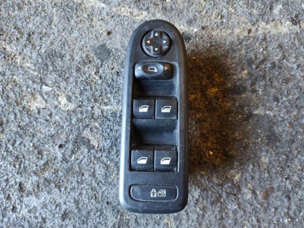 Mando elevalunas delantero izquierdo Peugeot 508 1.6 e-HDI (115 cv) FAP