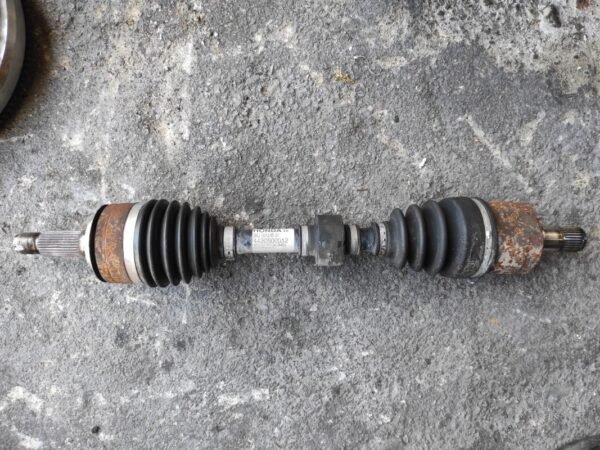 Transmisión delantera izquierda Honda CIVIC VIII Hatchback 2.2 CTDi (140cv)