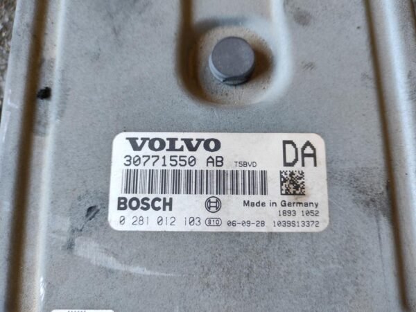 Centralita motor uce Volvo XC90 (Versión 2007) 2.4d (185 cv) Automatico - Imagen 2