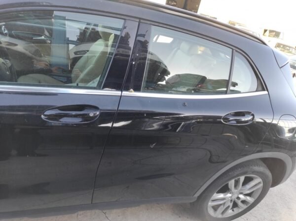 Puerta trasera izquierda Mercedes Benz GLA (X156) GLA 200 CDI (136 cv)