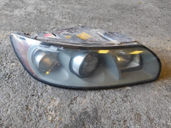Faro derecho Volvo V50 II 2.4 D5 (180 cv) Automatico