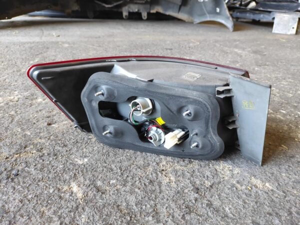 Piloto trasero derecho Hyundai Sonata V (NF) 2.0 CRDi 16V (140 cv) - Imagen 2