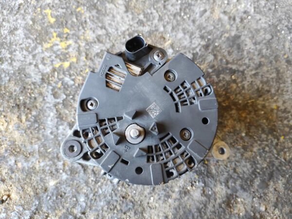 Alternador Mercedes Benz GLA (X156) GLA 200 CDI (136 cv) - Imagen 3