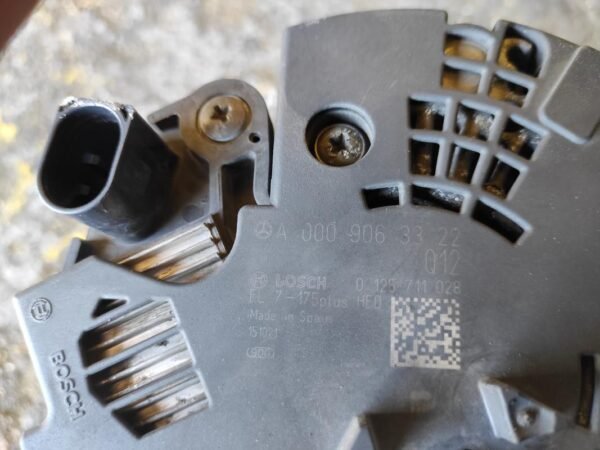 Alternador Mercedes Benz GLA (X156) GLA 200 CDI (136 cv) - Imagen 4