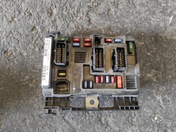 Caja de reles / fusibles Citroen Xsara Picasso (N68) 1.6 HDI (90 cv)