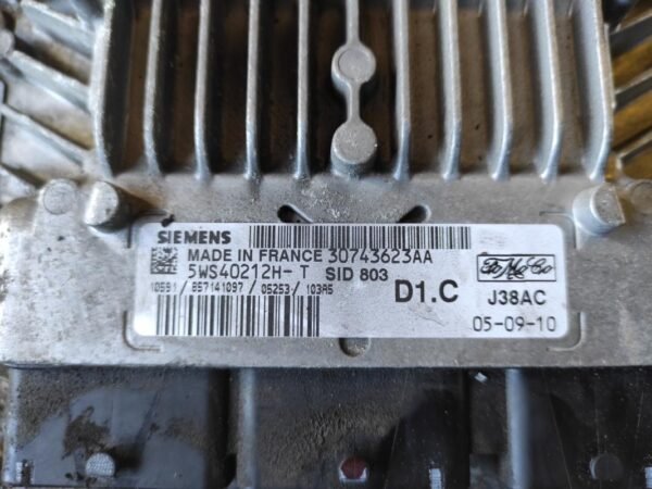 Centralita motor uce Volvo S40 II 2.0 TDI (136 cv) - Imagen 2