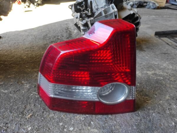 Piloto trasero izquierdo Volvo S40 II 2.0 TDI (136 cv)