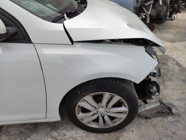 Aleta delantera derecha Peugeot 308 II 1.6 HDI (92 cv)
