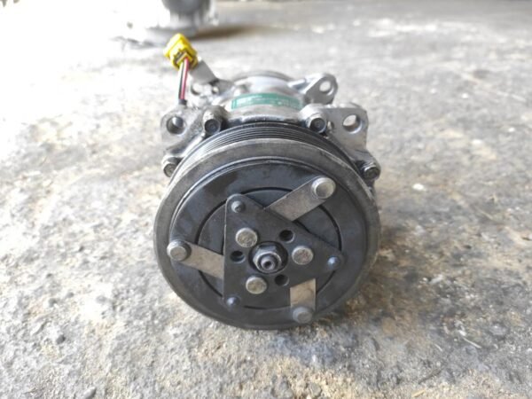 Compresor aire acondicionado Peugeot 807 2.0 HDi (107 cv) - Imagen 2