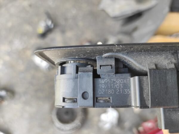 Mando elevalunas delantero izquierdo Peugeot 807 2.0 HDi (107 cv) - Imagen 3