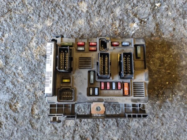 Caja de reles / fusibles Citroen C3 I (Fase II, 2005) 1.4 HDi (68 cv)