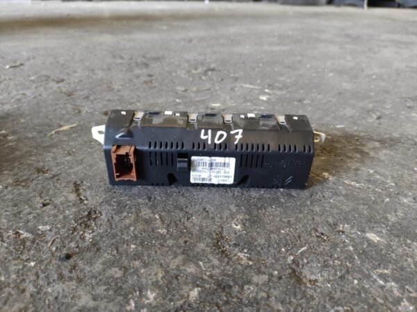Pantalla multifunción Peugeot 407 2.0 HDi (140 cv) - Imagen 2