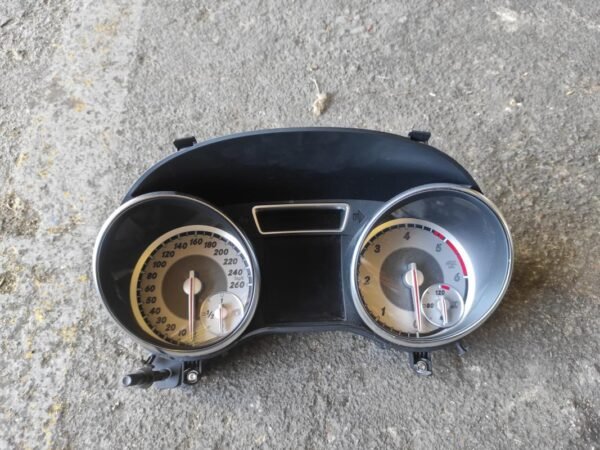 Cuadro de instrumentos Mercedes Benz GLA (X156) GLA 200 CDI (136 cv)