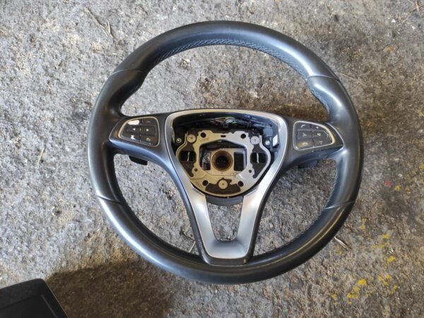 Volante Mercedes Benz GLA (X156) GLA 200 CDI (136 cv)